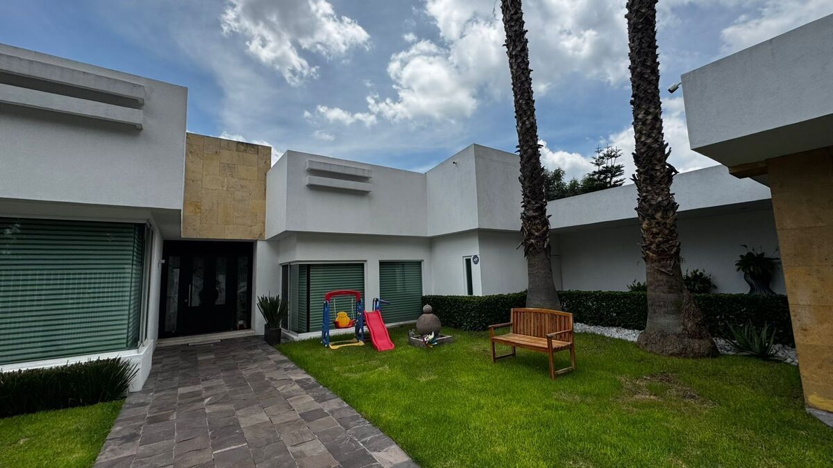 Casa de Lujo en Venta en Club de Golf Las Fuentes | 861 m² de Terreno, casa en venta en Puebla