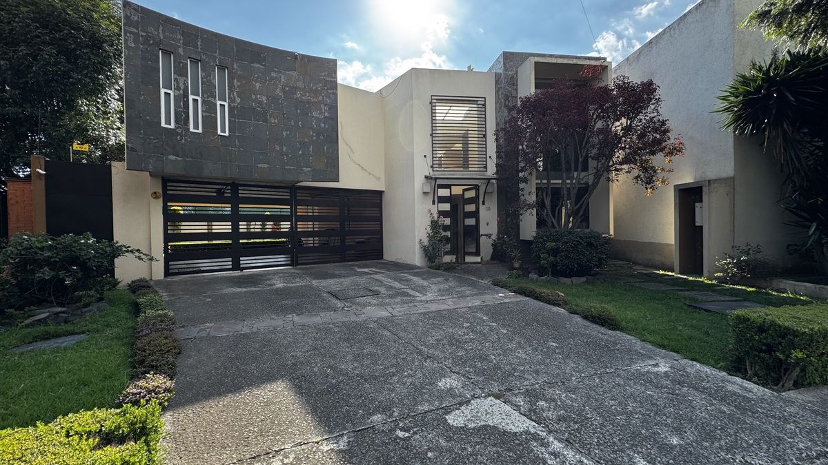 Residencia de Lujo en Venta en Morillotla | Alberca y 857 m² de Terreno, casa en venta en Puebla