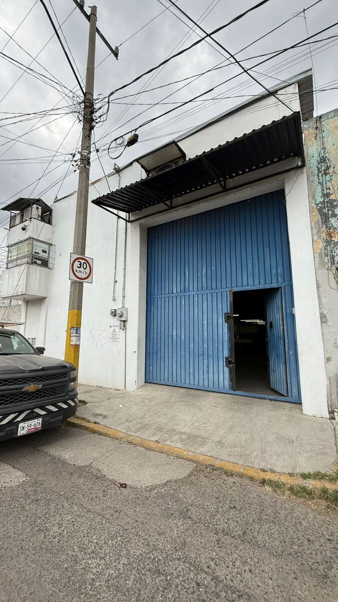 Bodega en Renta en Puebla | 432 m² con Oficinas en La Libertad