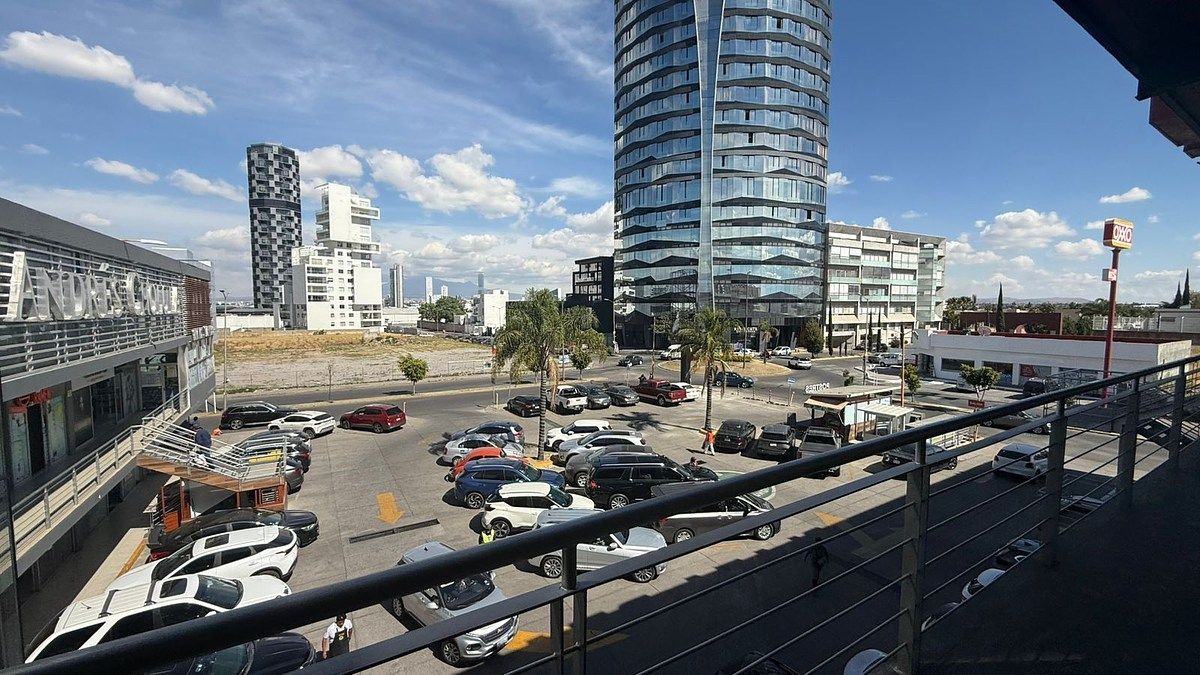 Local Comercial en Renta en Plaza Real Lomas de Angelópolis | Ideal para Restaurante o Clínica