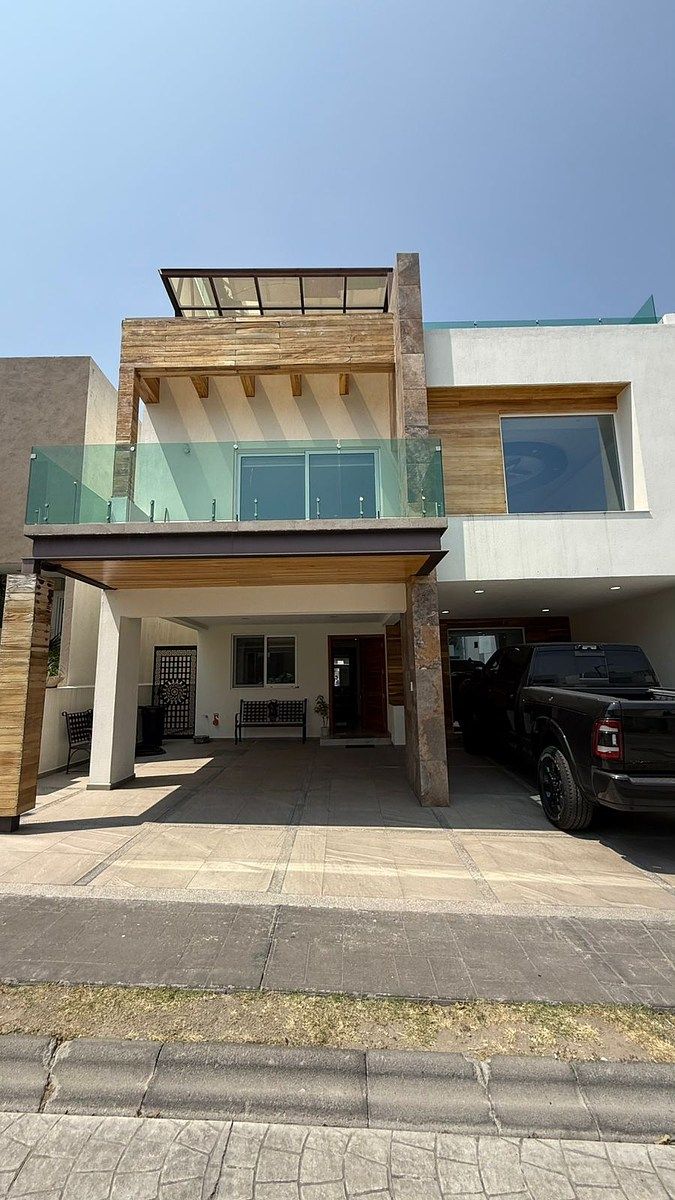 Casa de Lujo en Venta en Morillotla | Roof Garden con Jacuzzi