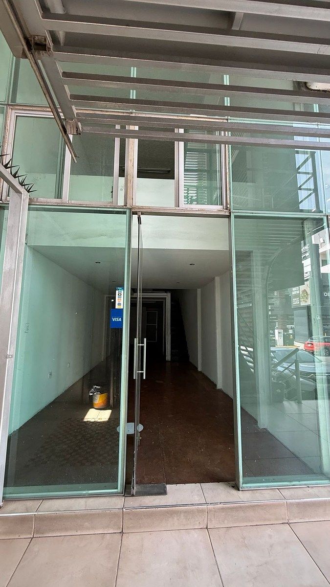 Local Comercial en Renta en Pabellón Lomas | Planta Baja con Terraza