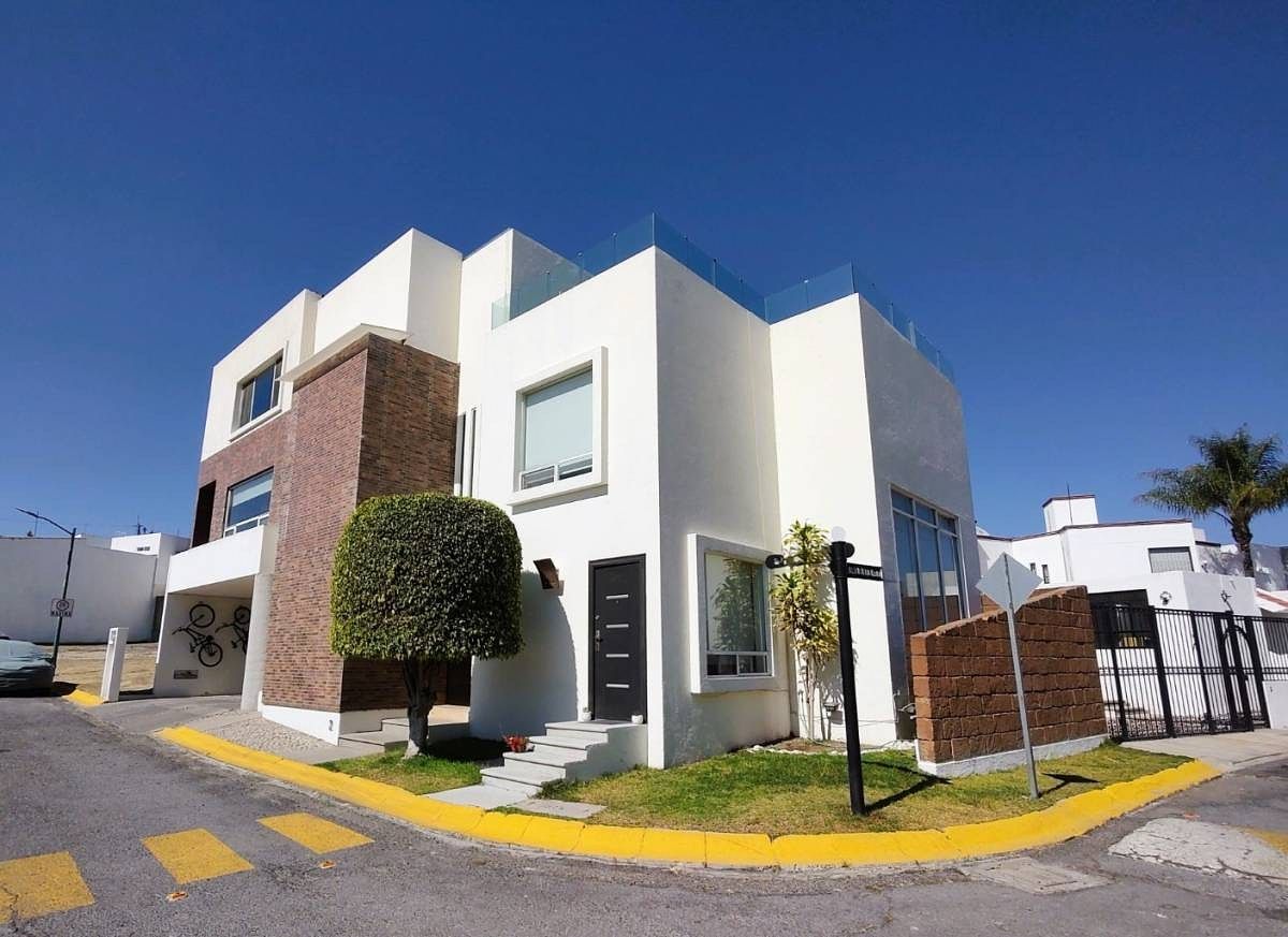 Casa de Lujo en Venta en Tlaxcalancingo | 390 m² y Roof Garden, casa en venta en Puebla